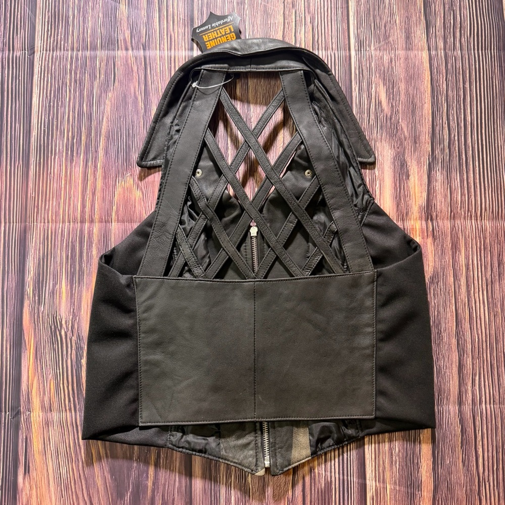 NWT Women’s Black Leather Front Zip Vest With Fun Braided Open Back Halter Top - Picture 7 of 7